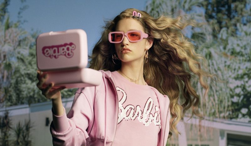 La moda gioca con Barbie: il lusso veste il cast, il fast fashion gli  spettatori - Pambianconews notizie e aggiornamenti moda, lusso e made in  Italy