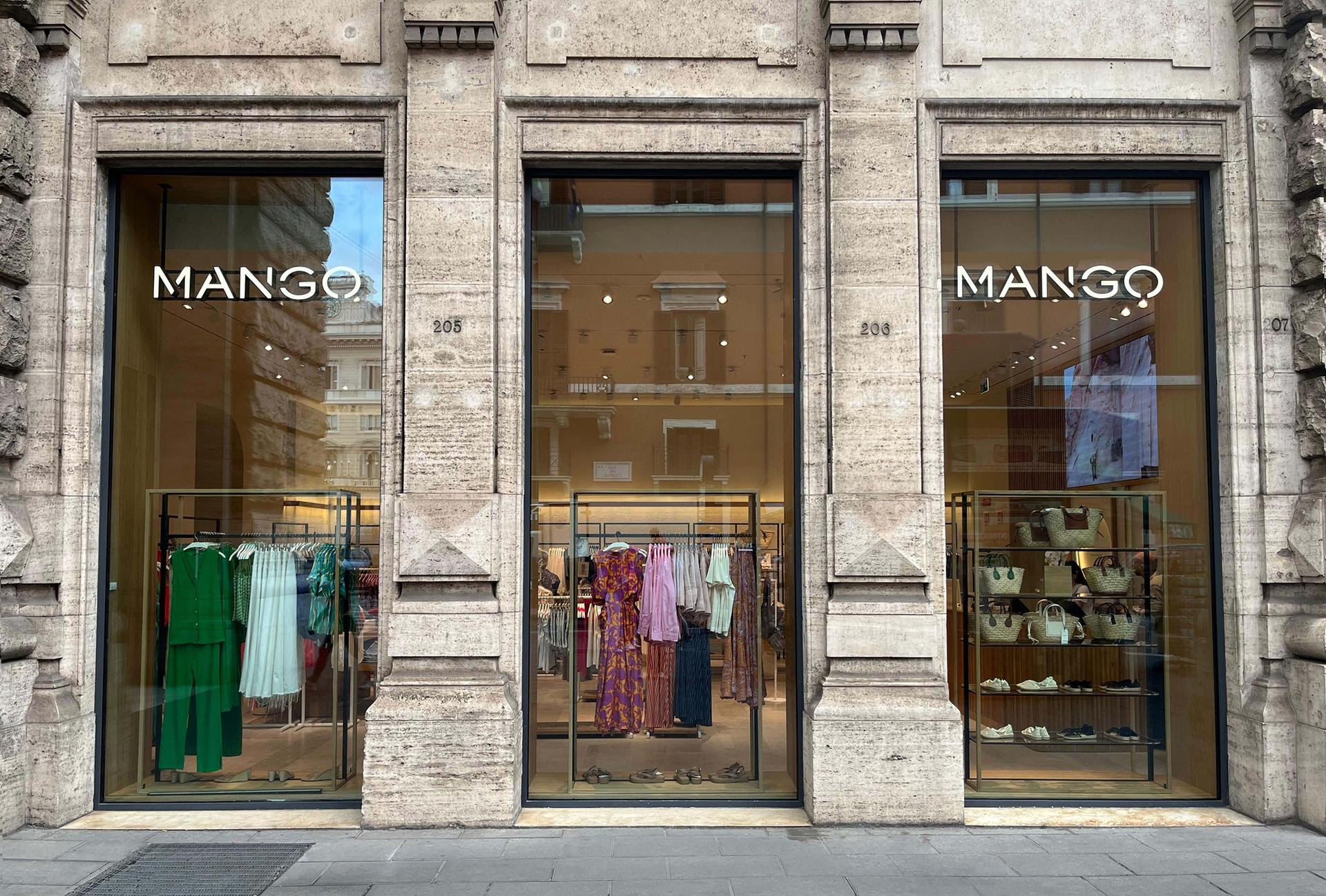 Mango ‘spinge’ sull’Italia: piano da 15 aperture nel 2024
