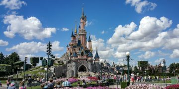 Coperni sorprende ancora: la prossima sfilata sarà a Disneyland Paris