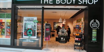 Marks & Spencer e Next interessati ad acquisire The Body Shop
